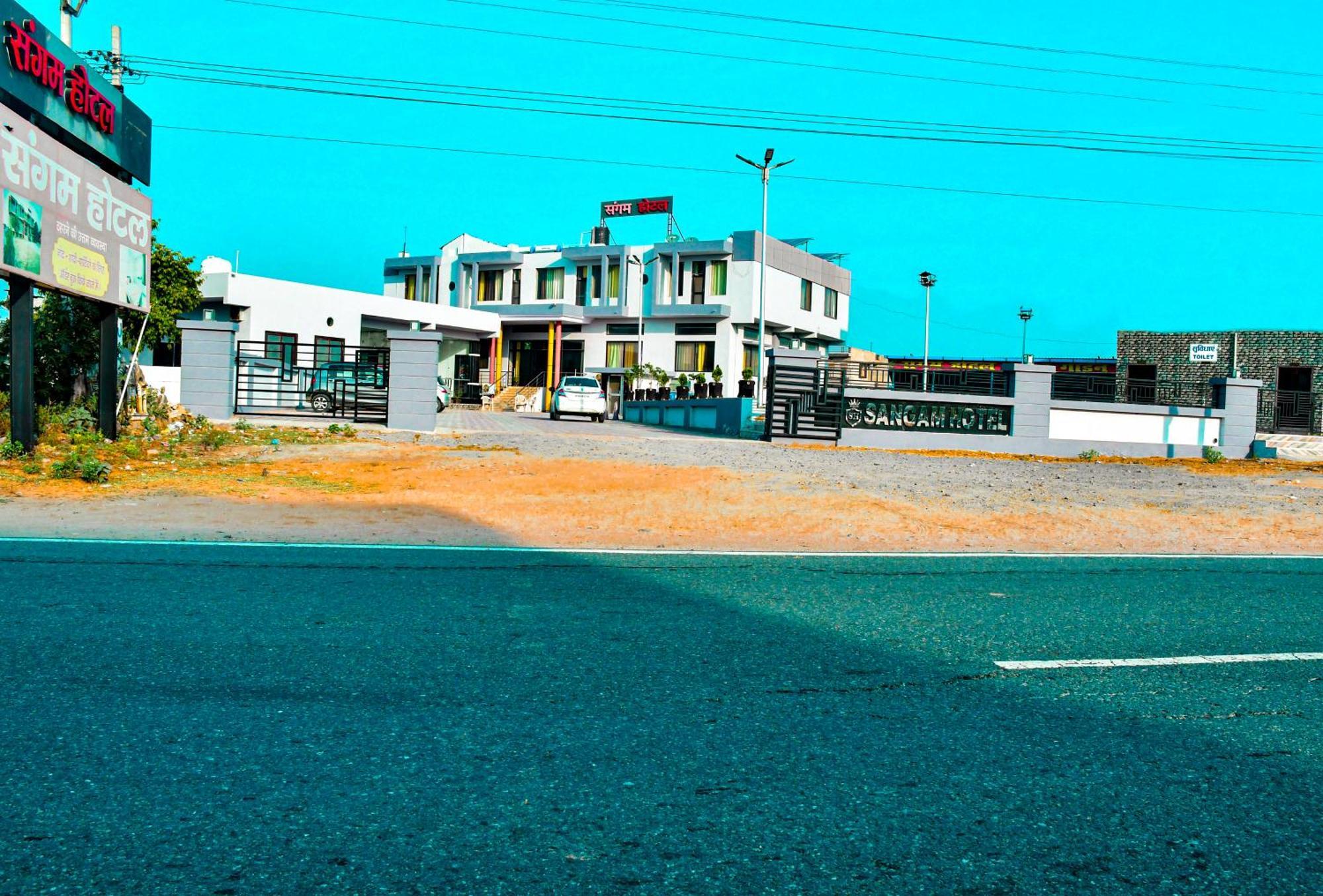 Sangam Hotel Chirawa Extérieur photo