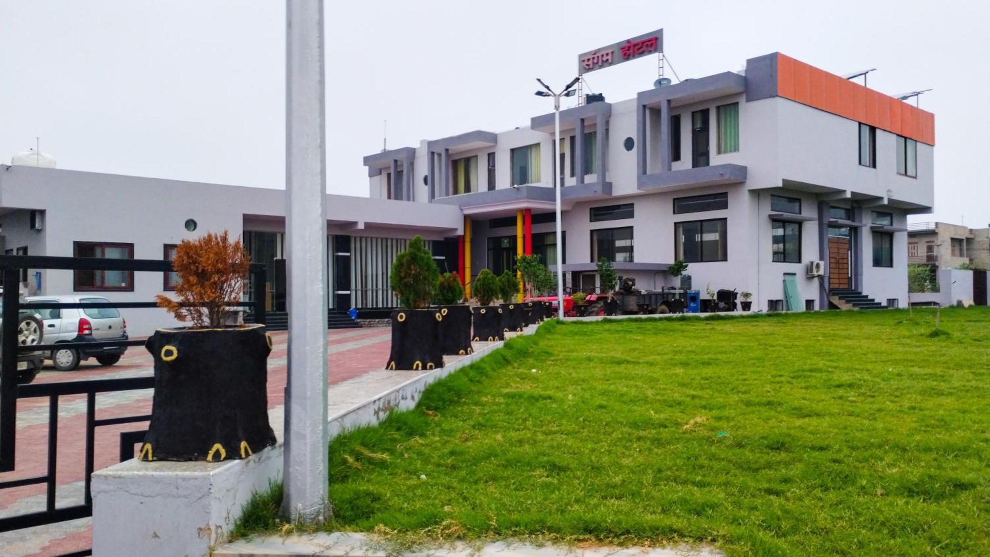 Sangam Hotel Chirawa Extérieur photo