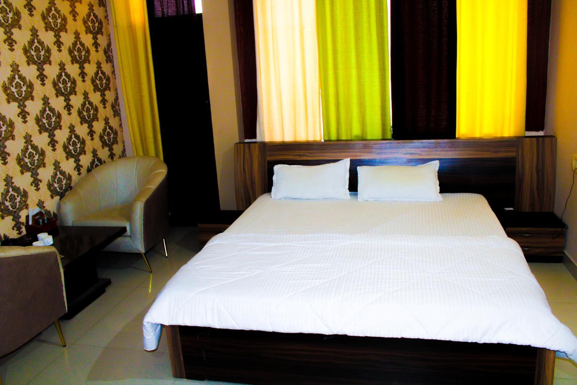 Sangam Hotel Chirawa Extérieur photo