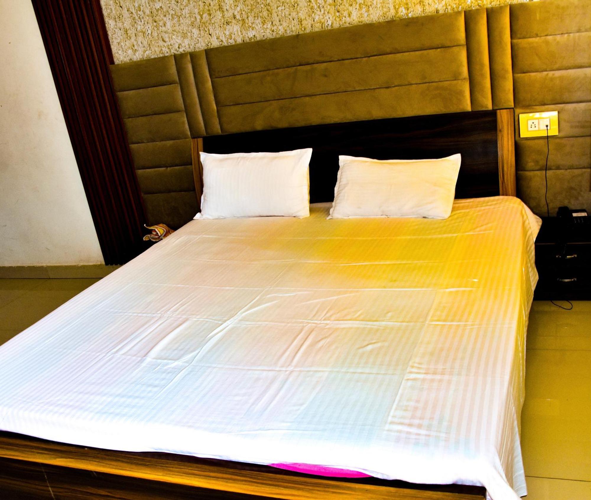 Sangam Hotel Chirawa Extérieur photo
